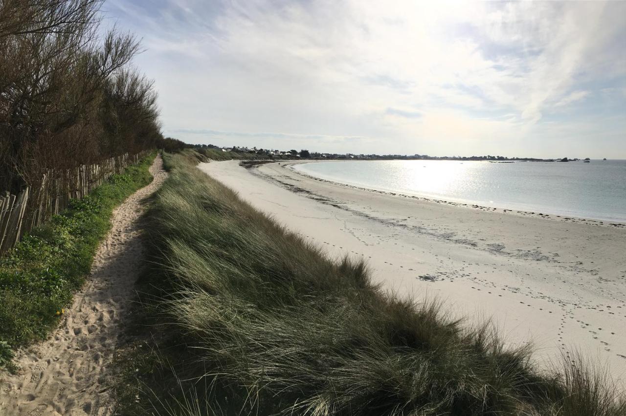 Maison Les Pieds Dans L Eau Roscoff Exterior photo